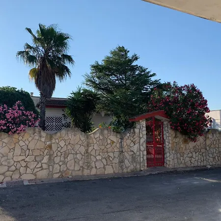 Villa Salento Villa Con Due Unita Abitative Indipendenti E Giardino A Due Passi Dal Mare Torre Ovo