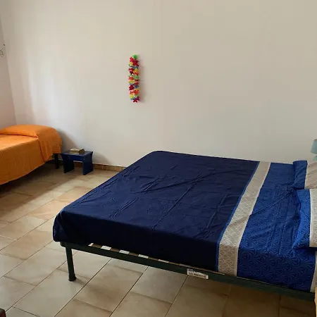 Salento Villa Con Due Unita Abitative Indipendenti E Giardino A Due Passi Dal Mare *