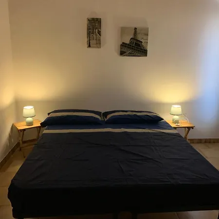 Salento Villa Con Due Unita Abitative Indipendenti E Giardino A Due Passi Dal Mare *