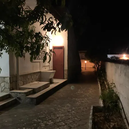 Salento Villa Con Due Unita Abitative Indipendenti E Giardino A Due Passi Dal Mare Torre Ovo