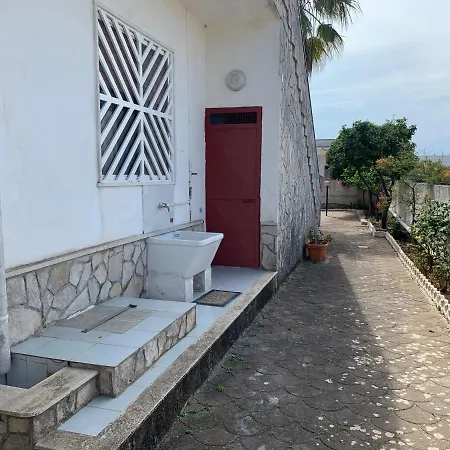 Salento Villa Con Due Unita Abitative Indipendenti E Giardino A Due Passi Dal Mare *