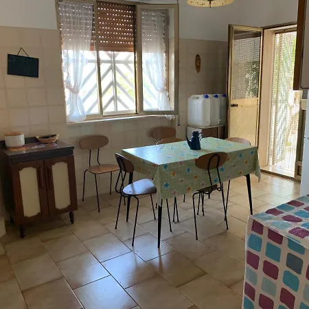Salento Villa Con Due Unita Abitative Indipendenti E Giardino A Due Passi Dal Mare Torre Ovo
