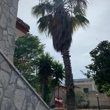 Salento Villa Con Due Unita Abitative Indipendenti E Giardino A Due Passi Dal Mare Villa Torre Ovo