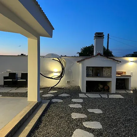 Salento Villa Con Due Unita Abitative Indipendenti E Giardino A Due Passi Dal Mare Torre Ovo