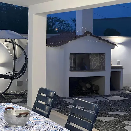 Villa Salento Villa Con Due Unita Abitative Indipendenti E Giardino A Due Passi Dal Mare *