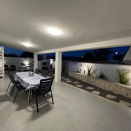 Salento Villa Con Due Unita Abitative Indipendenti E Giardino A Due Passi Dal Mare Torre Ovo