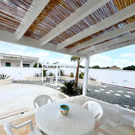 Salento Cice, Ac - Wifi - Bbq - Parcheggio Privato, Due Unita Abitative Indipendenti E Giardino A Due Passi Dal Mare * Torre Ovo