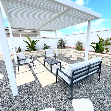Vila Salento Cice, Ac - Wifi - Bbq - Parcheggio Privato, Due Unita Abitative Indipendenti E Giardino A Due Passi Dal Mare Torre Ovo