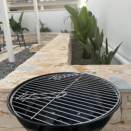 Salento Cice, Ac - Wifi - Bbq - Parcheggio Privato, Due Unita Abitative Indipendenti E Giardino A Due Passi Dal Mare * Torre Ovo